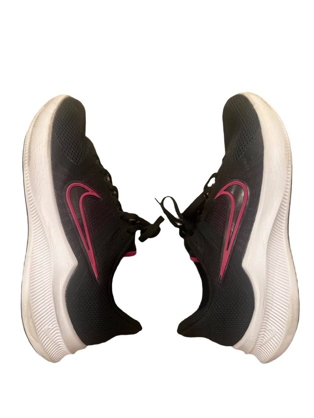 Nike Black and Hot Pink Women's Athletic Downshifter 11 Running Shoes - Picture 8 of 10